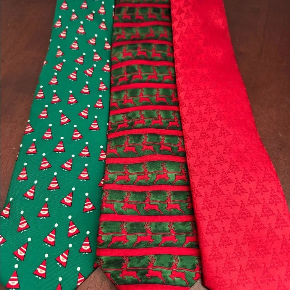 3 Men’s Christmas Tie Lot Holiday Gnome Reindeer Christmas Tree Red Green